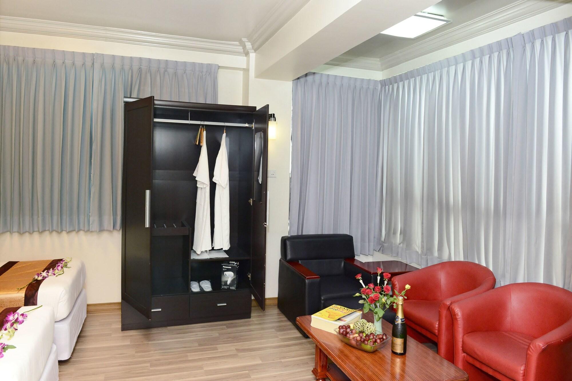 Hotel Grand United - Chinatown Yangon Exterior photo