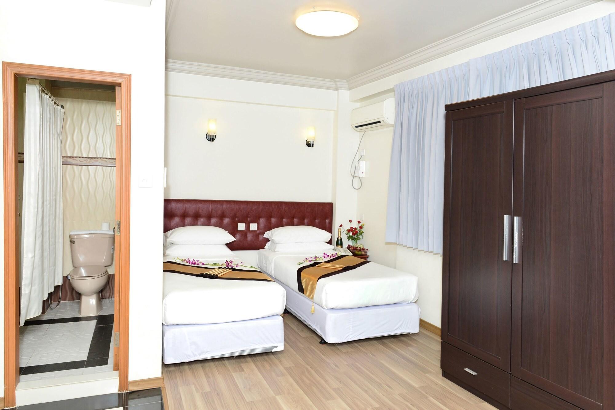 Hotel Grand United - Chinatown Yangon Exterior photo