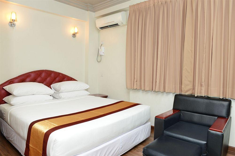 Hotel Grand United - Chinatown Yangon Exterior photo